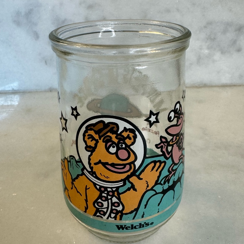 Vintage Welches juice glass Muppets in space # 3 Fozzy bear gets a giggle